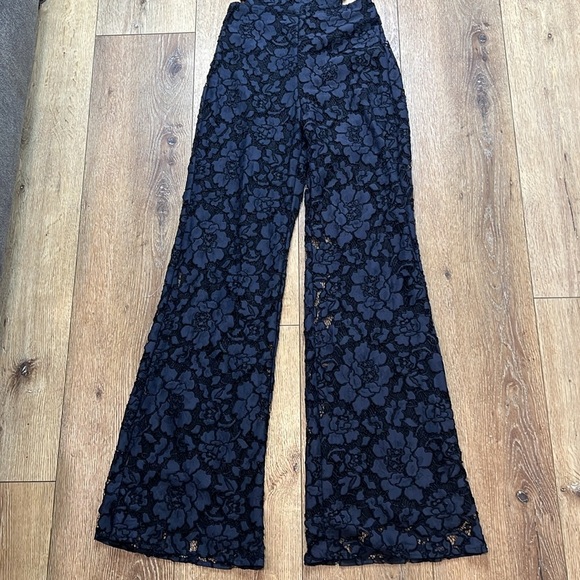 Alexis Livia Navy Lace Open Back Jumpsuit Size S - Picture 6 of 14